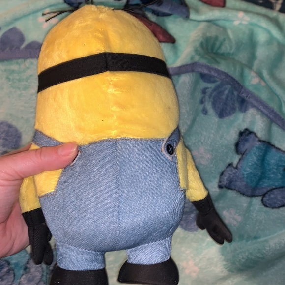 Despicable Me Minion Stuffed Animal Plushie universal - Picture 4 of 5